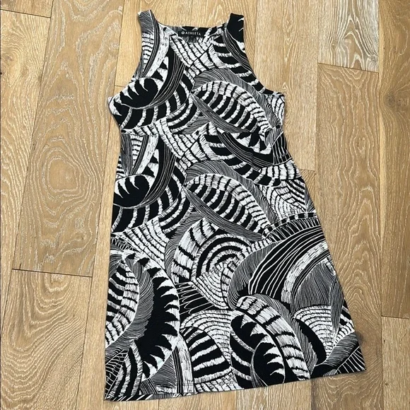 Athleta Santorini Dress - Picture 2 of 9